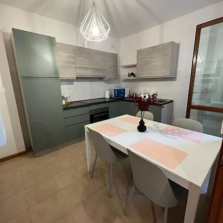 Orchidea Apartment *